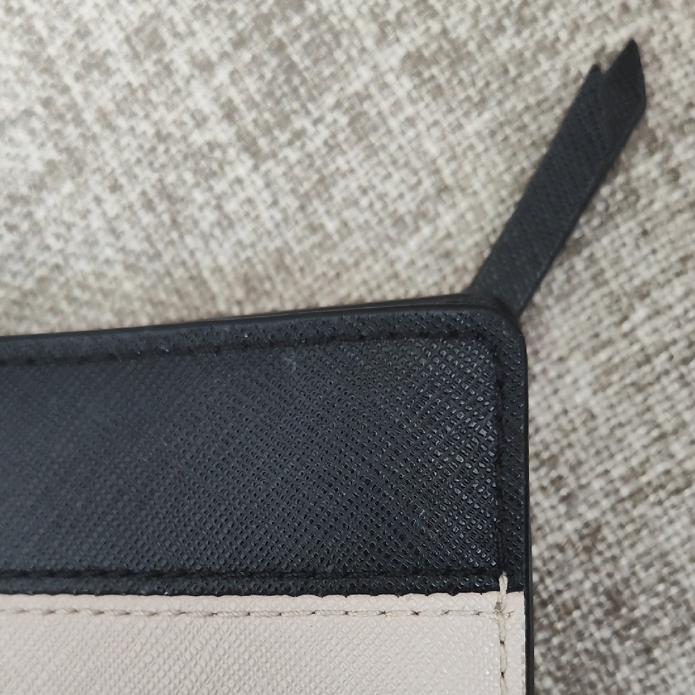 Kate Spade Black and Tan Saffiano Leather Bifold  Snap Closure Wallet - Picture 4 of 11